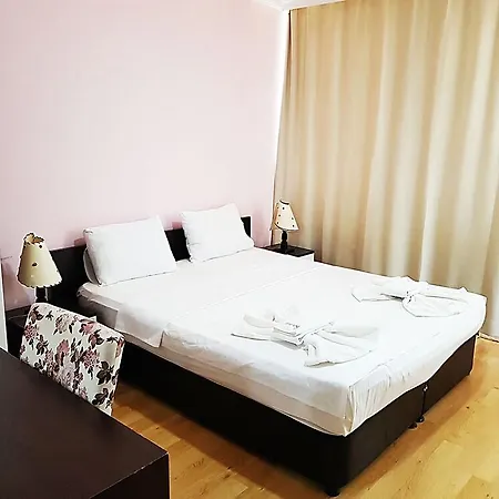 Otel Kolibry Sv 2*